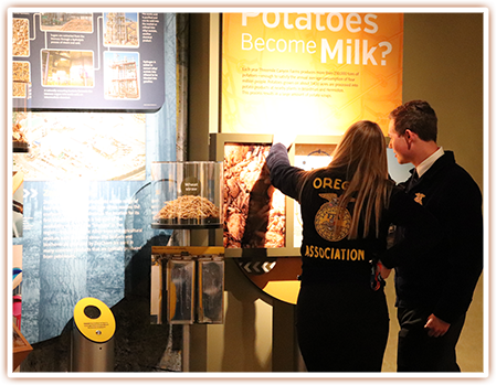 Oergon FFA officers visit the SAGE Center